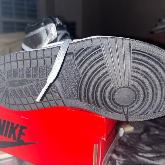 Nike silver and black 1’s - Picture 4 of 5